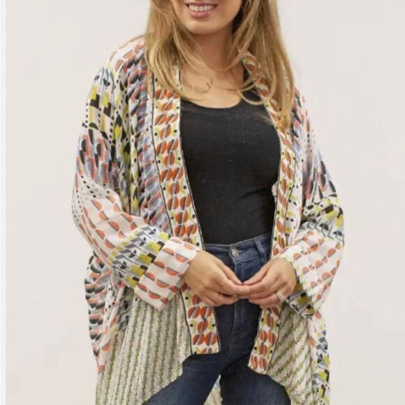NWT CAITE AND KYLA REMY KIMONO WITH EMBROIDERY Sizes S & M - Picture 1 of 8